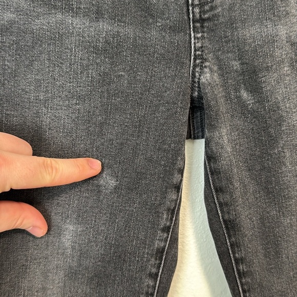 Madewell Kick Out Crop Jeans in Armand Wash - Picture 8 of 16